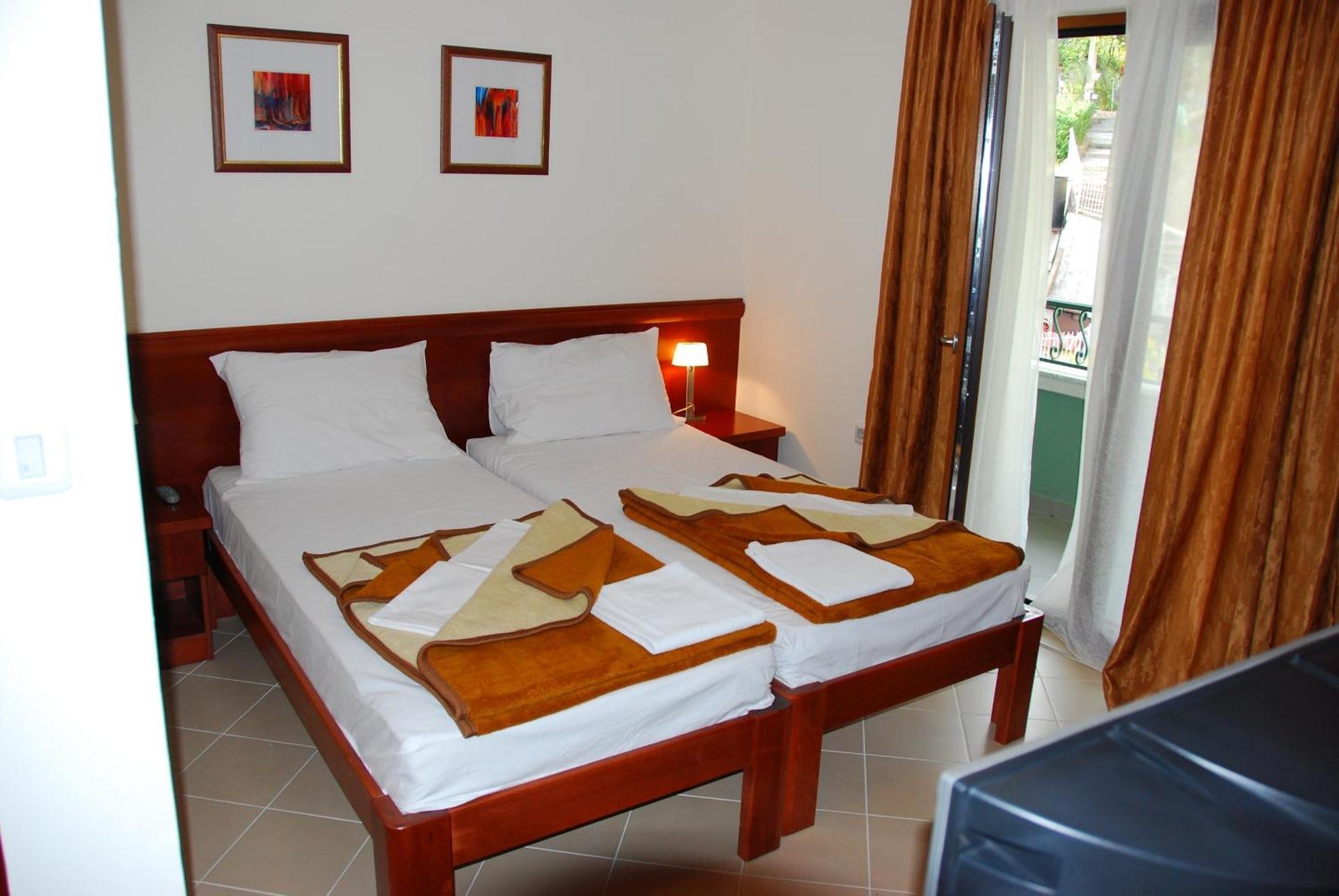 Apartments Krapina Будва Екстериор снимка