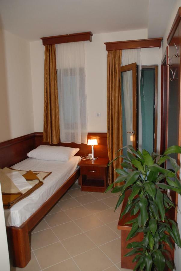 Apartments Krapina Будва Екстериор снимка